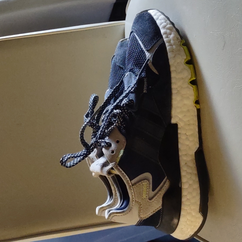 Adidas - Picture 2 of 4